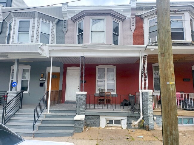 Primary Photo - 5415 Pine St