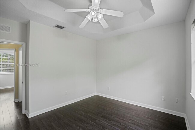 Building Photo - 4129 NE 26th St