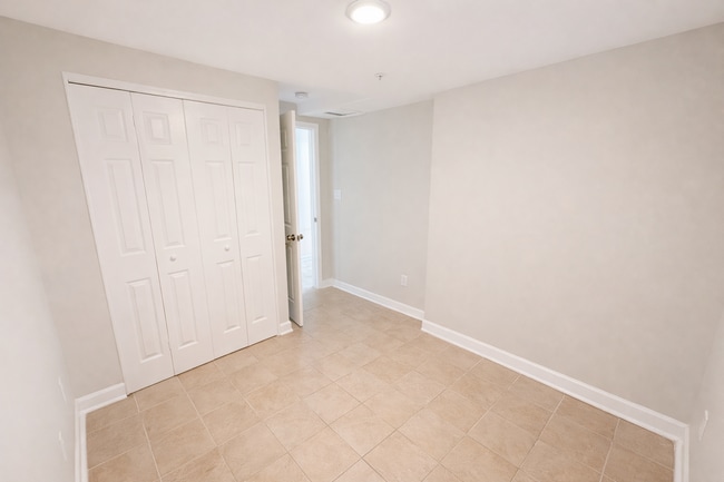 Building Photo - 2026 Move-In Special – $500 LEASE SIGNING BONUS!! Renovated 3-Bedroom Apartment in Prime SE DC Lo...