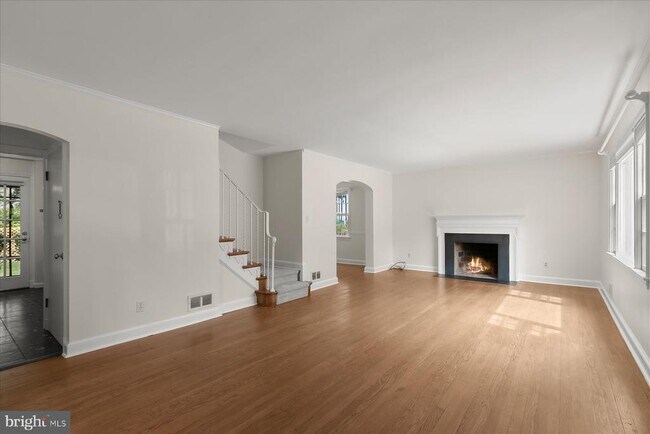Building Photo - 2925 Kanawha St NW