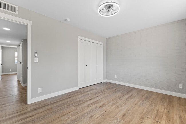 Building Photo - 10423 W Monterosa Dr