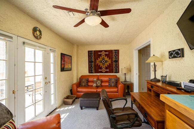 Primary Photo - 935 Genoa Dr