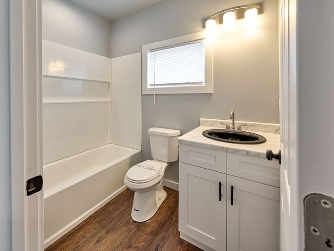 Building Photo - 11th - VPM415E-5