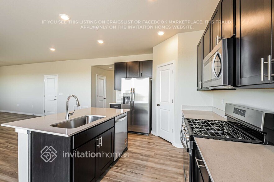 Building Photo - 850 Mesic Ln