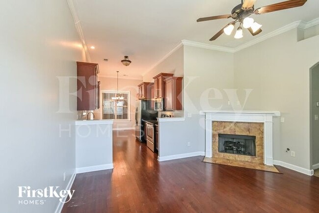 Building Photo - 10258 Evening Hill Dr