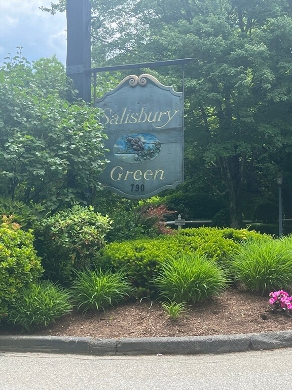 Building Photo - 796 Salisbury St