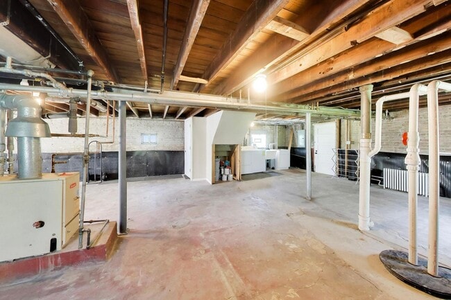 Building Photo - 7922 W Elmgrove Dr