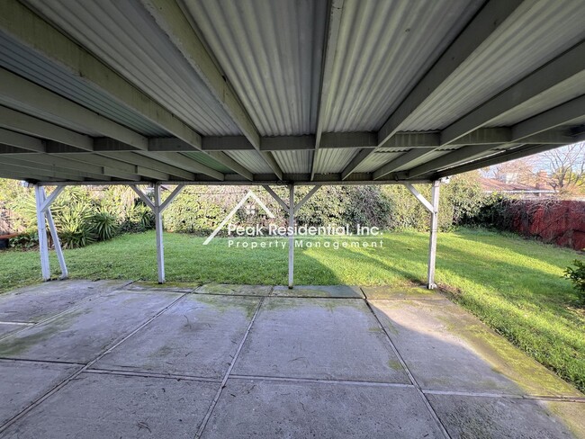 Building Photo - Very Nice 3bd/1ba House with 2 Car Garage