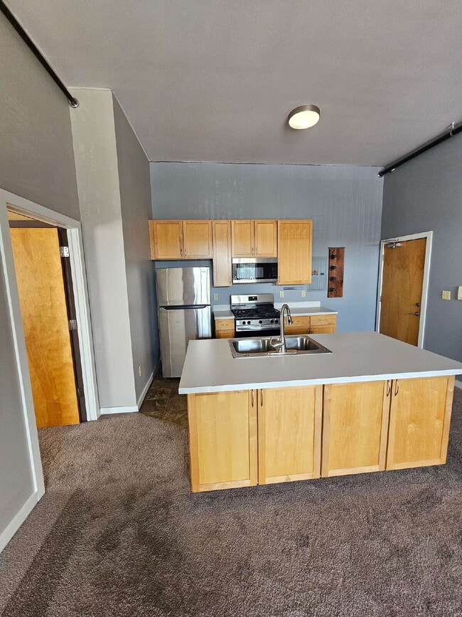 Building Photo - Unique 2 Bedroom Downtown Mount Clemens Loft with Updated Kitchen, Spacious Living Room, Balcony ...