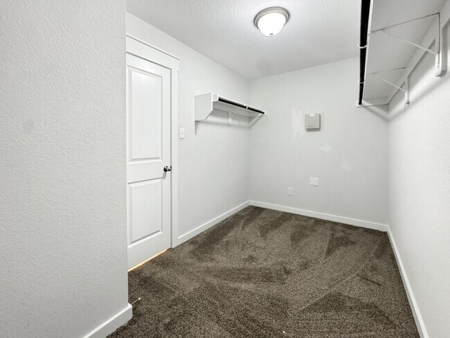 Building Photo - 13806 Quiet Fox Ln