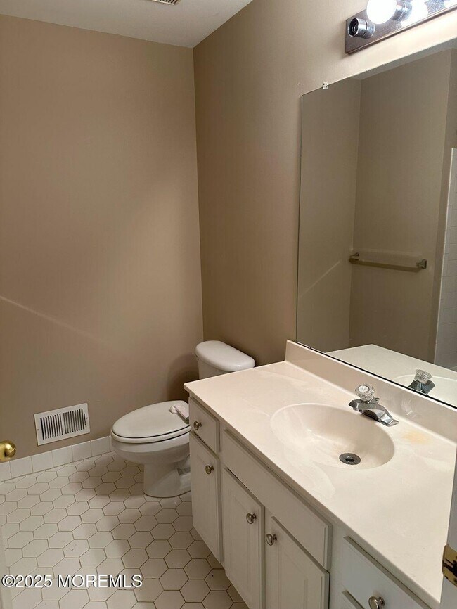 Building Photo - 35 Ironwood Ct