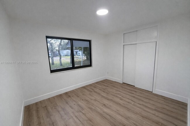 Building Photo - 6849 SW 12th St