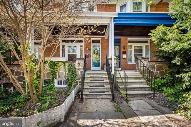 Building Photo - 333 E 29th St