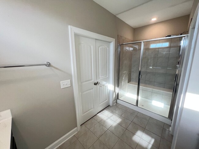 Building Photo - Spacious 3 bedroom townhome in Brier Creek