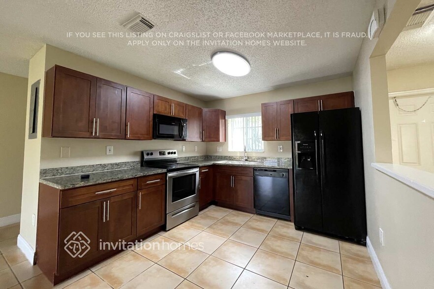 Building Photo - 18118 SW 154 Ct