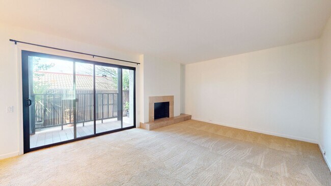 Building Photo - Beautiful Condo Available in Villa Moraga ...