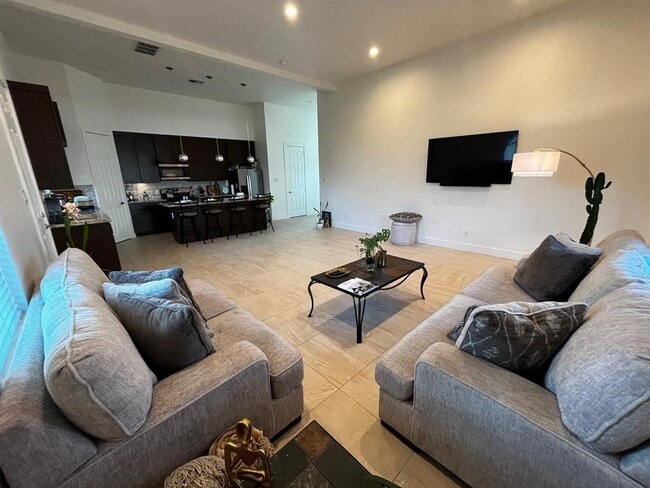 Building Photo - 9737 Fabiola Dr