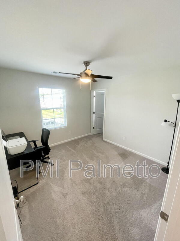 Building Photo - 633 Wooster Dr