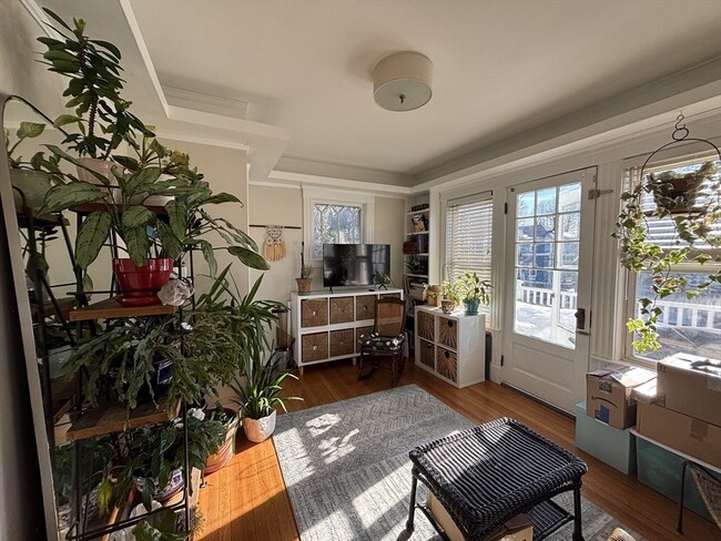 Building Photo - 603 High St