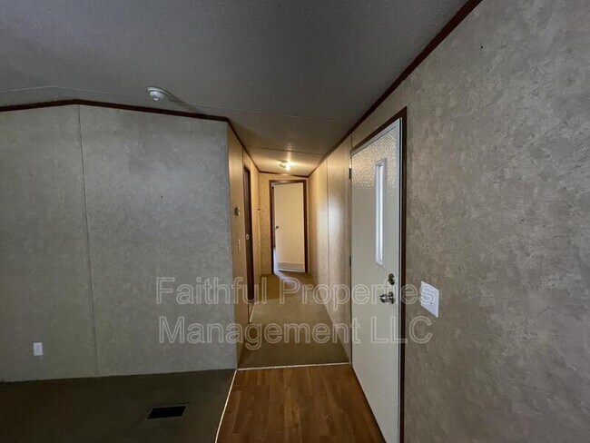 Building Photo - 15612 Tuscan Oaks