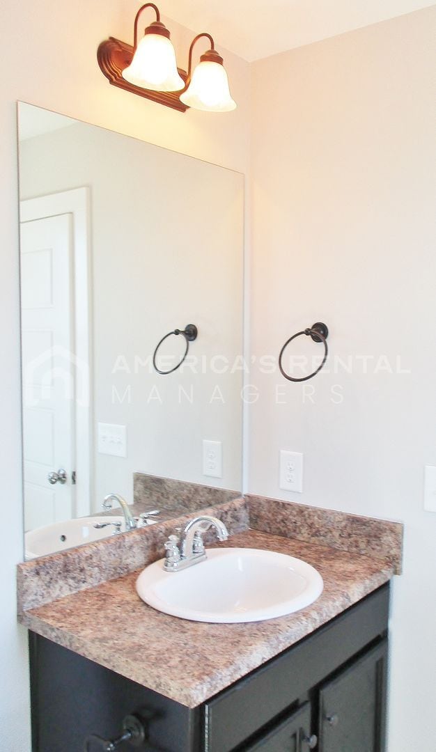 Building Photo - Town Home for Rent in Calera! Coming Soon!  DEPOSIT PENDING!!