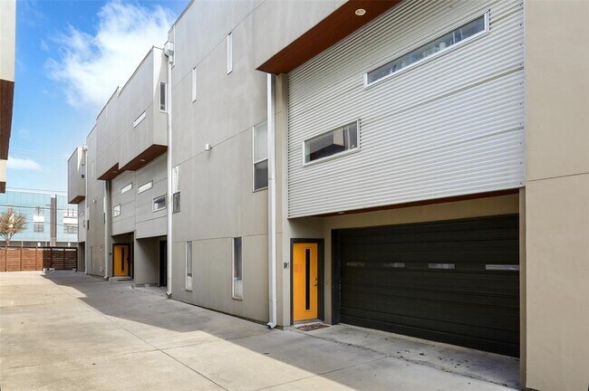Building Photo - 5205 Capitol Ave
