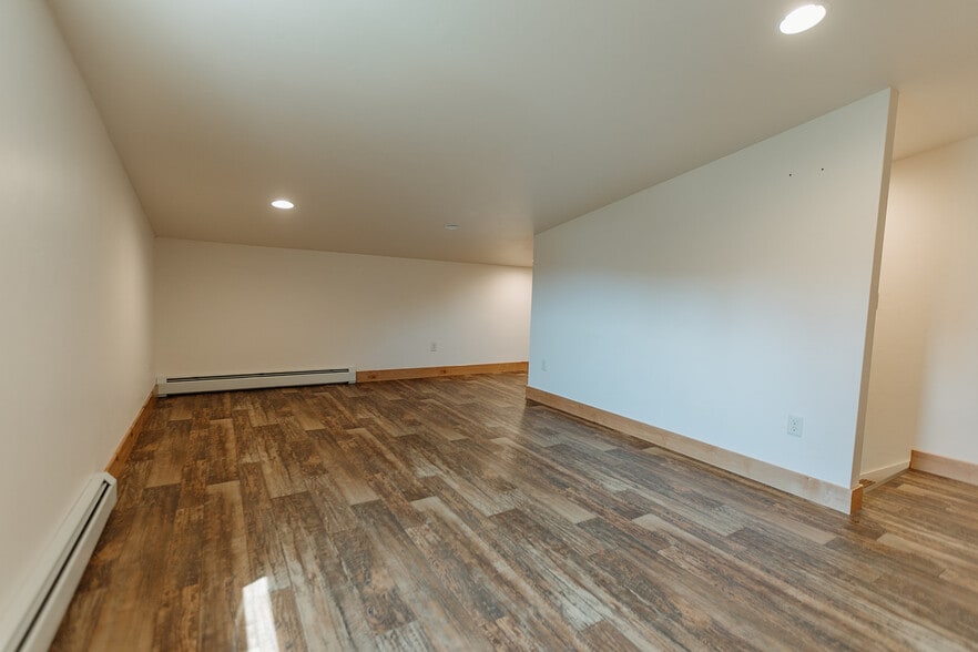 Building Photo - 120 Lasso Ln
