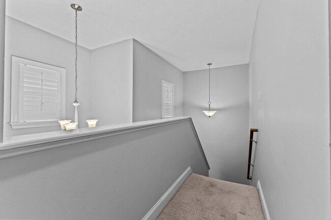 Building Photo - 768 Riverbirch Dr