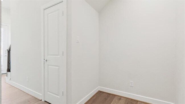 Building Photo - 152 Knightsbridge Park Ln