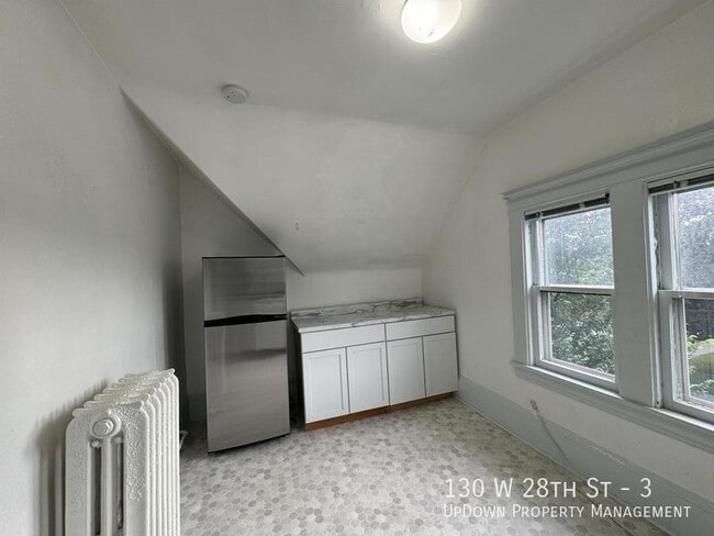 Building Photo - 130 W 28th St