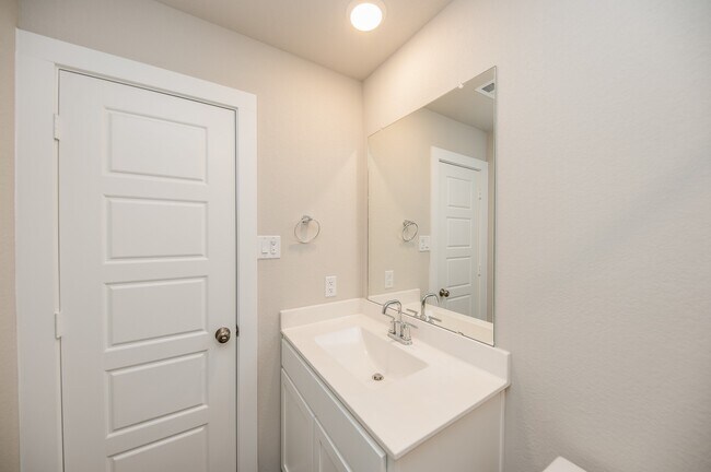 Building Photo - 32031 Splendor Dr