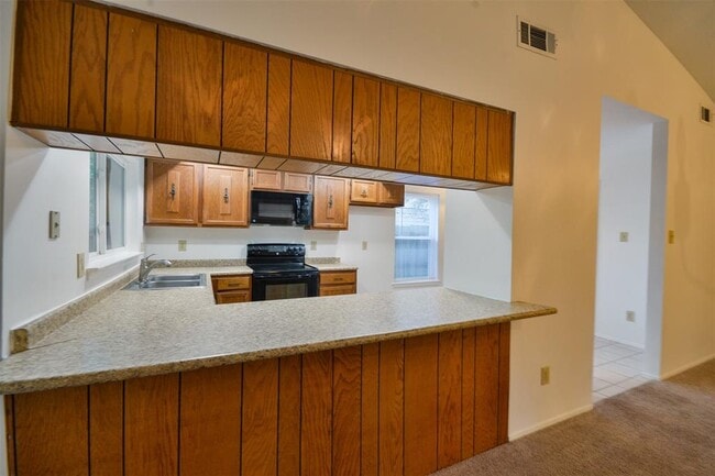 Building Photo - 3210 River Valley Dr