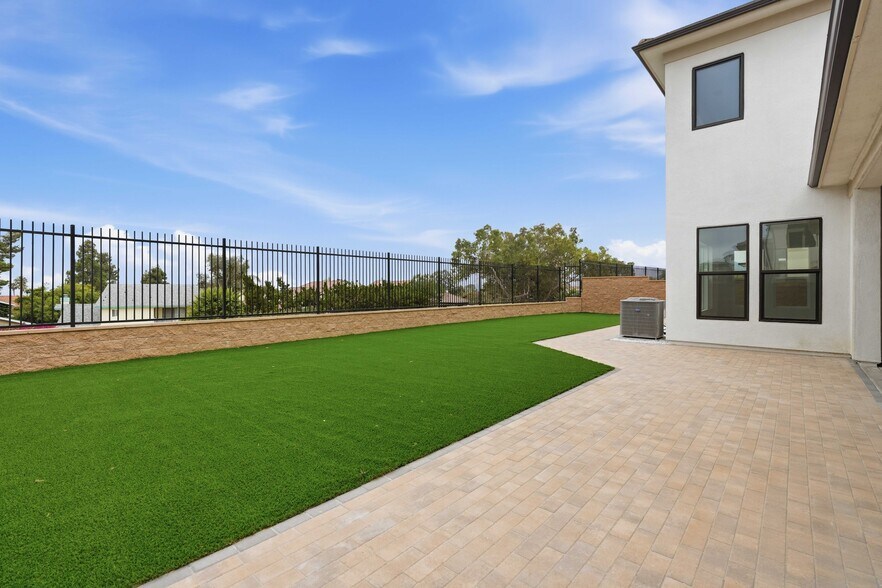 Building Photo - 20568 Edgewood Ct