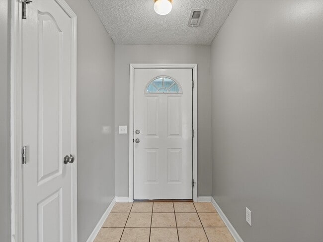 Building Photo - 213 Steppe Ct