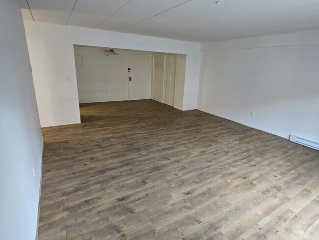 Building Photo - 125 Pleasant St