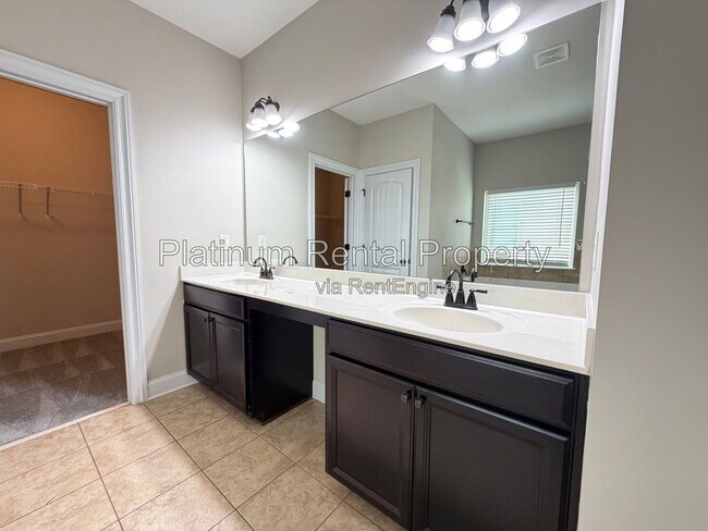Building Photo - 5075 Rialto Way