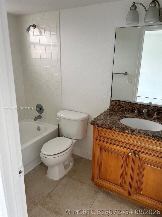 Building Photo - 1445 Lake Crystal Dr