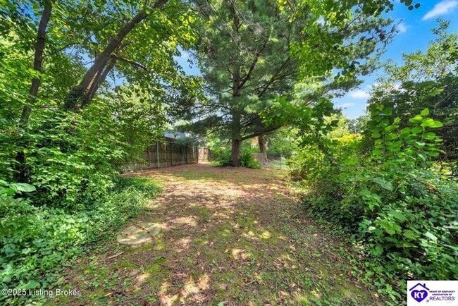 Building Photo - 809 Clifford Dr