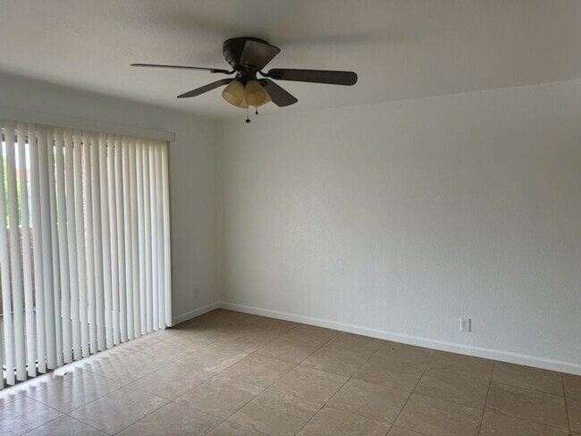 Building Photo - Mesa Tempe border 2 bedroom rental