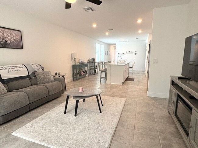 Building Photo - Beautiful Furnished 3 Bedroom Home in the Links at LPGA!