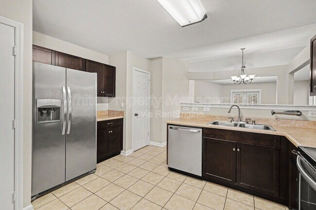 Building Photo - 1820 Meadow Crossing Dr