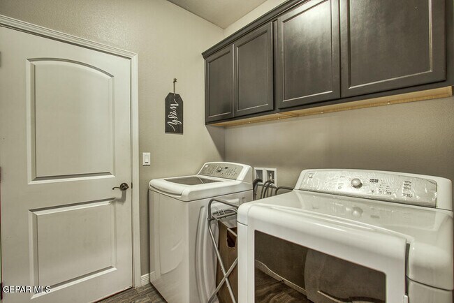 Building Photo - 2116 Honour Point Pl