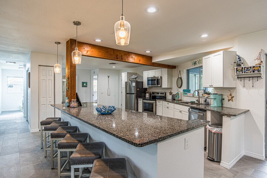 Building Photo - 3713 N Suwanee Pt