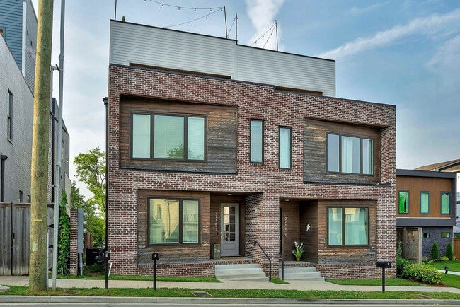 Building Photo - 2716 Delaware Ave