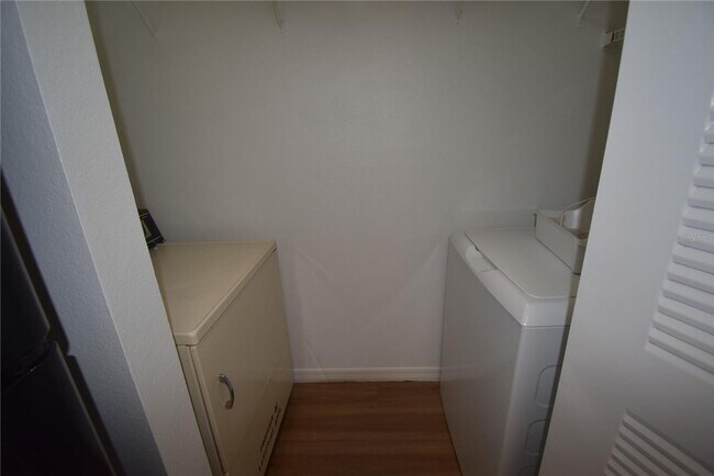 Building Photo - 1Bed1Bath condo in Metrowest