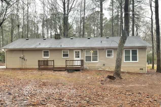 Building Photo - 155 Pilgrim Way