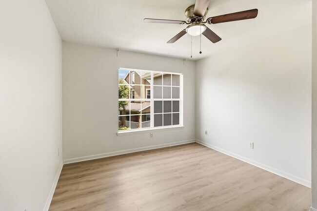 Building Photo - 9157 Lee Vista Blvd