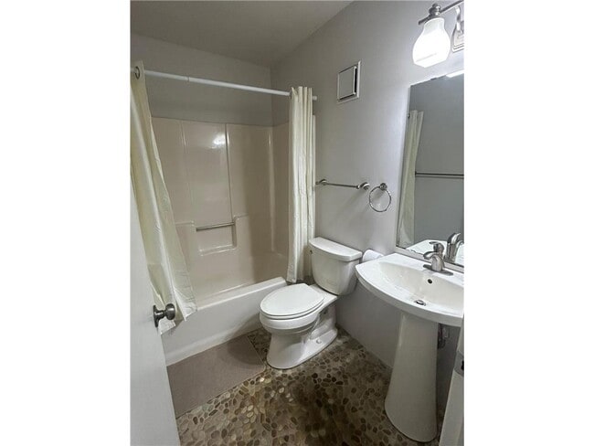 Building Photo - 15105 Lesley Ln