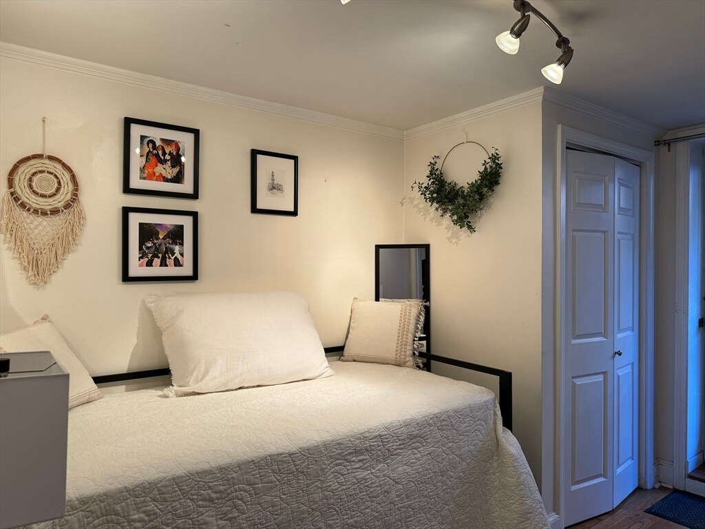 Building Photo - 486 Columbus Ave