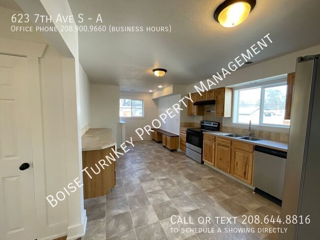 Building Photo - 2 Bed 1 Bath in Lively Downtown Nampa!